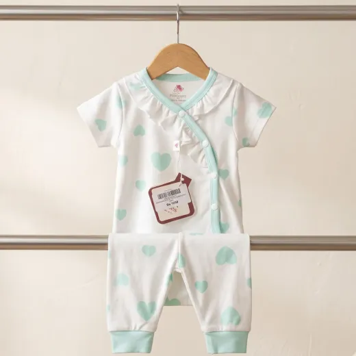 Newborn Baby Suit – Premium Soft Cotton 2-Piece Heart Print Set
